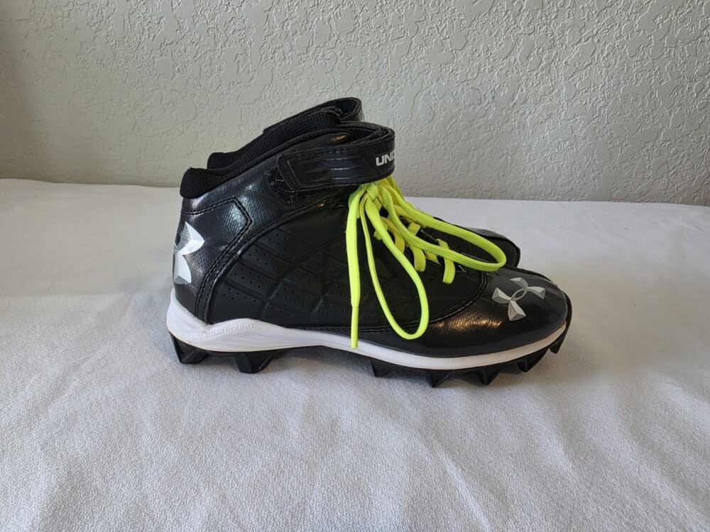 Under Armour Crusher Football Cleats Youth 4Y Black Neon Green 1235878-001